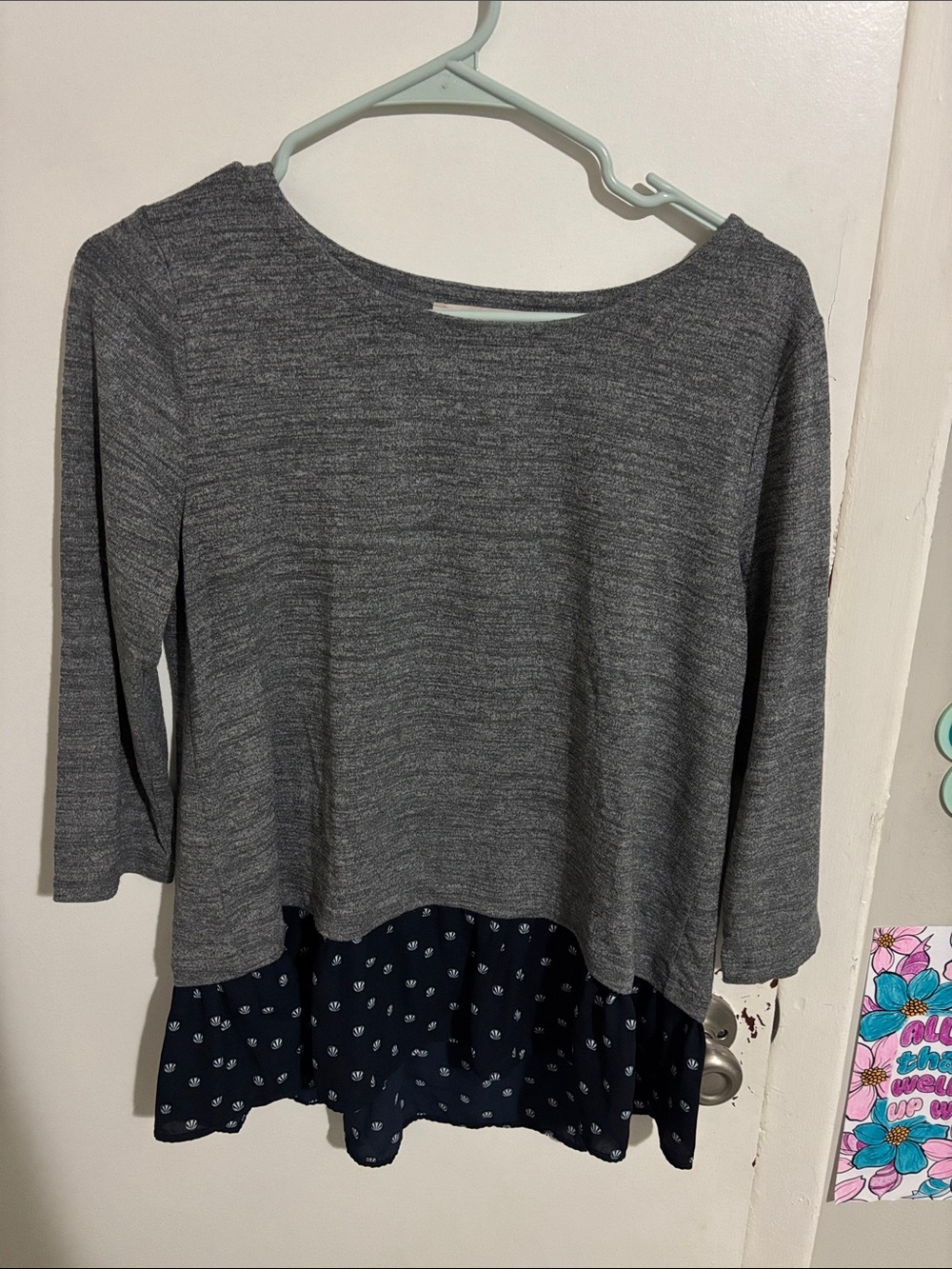 Women's S Ann Taylor LOFT 3/4 Sleeve Shirt Grey & Navy Blue - Rayon Blend